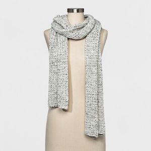 Long and wide scarf